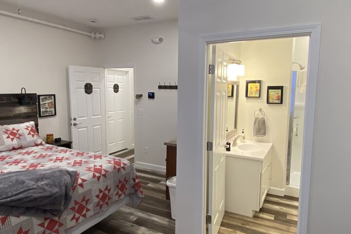 Hermann Crown Suites