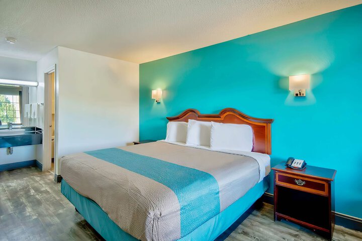 Motel 6 Grand Rivers KY