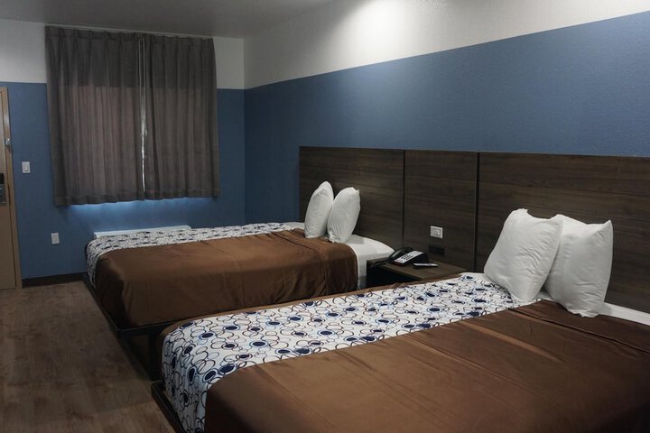 Room 15 of 28