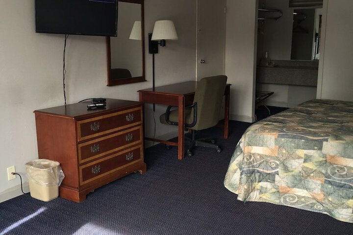 Room 9 of 9