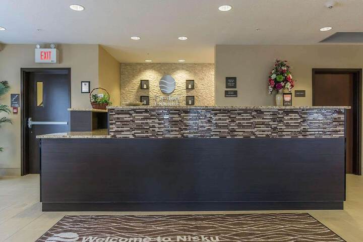 Comfort Inn & Suites Edmonton International Airport