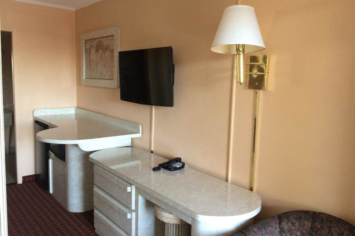 Room 15 of 25