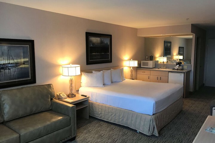 Room 8 of 17