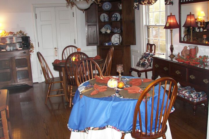 Dining 46 of 52