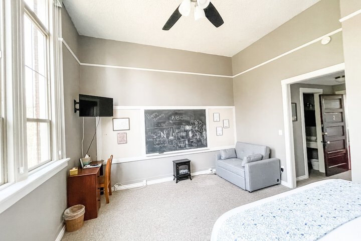 Room 85 of 140