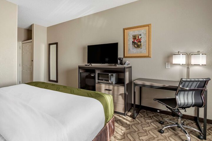 Room 33 of 46