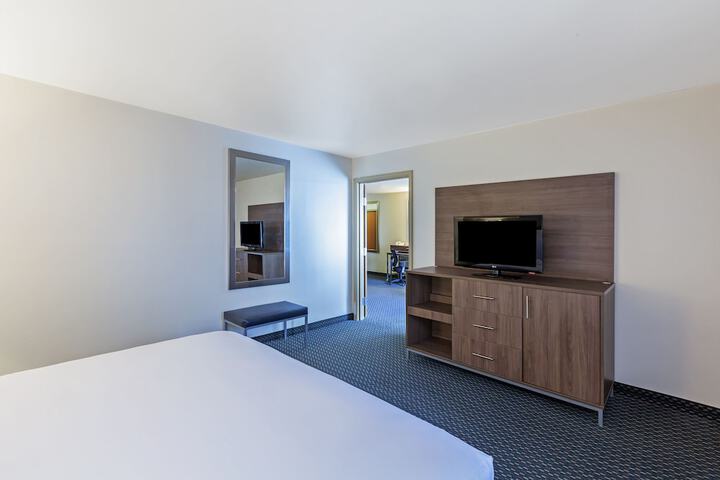 Room 26 of 39