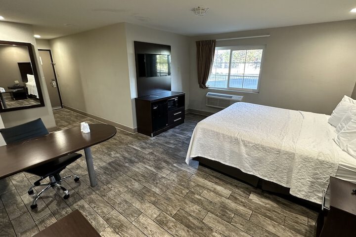 Room 9 of 25