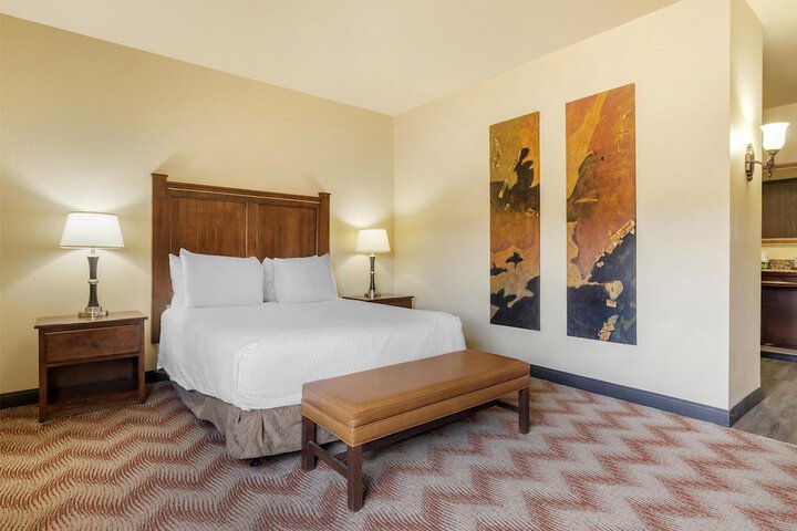 Best Western Plus Cimarron Hotel & Suites