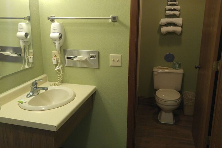 Room 62 of 80