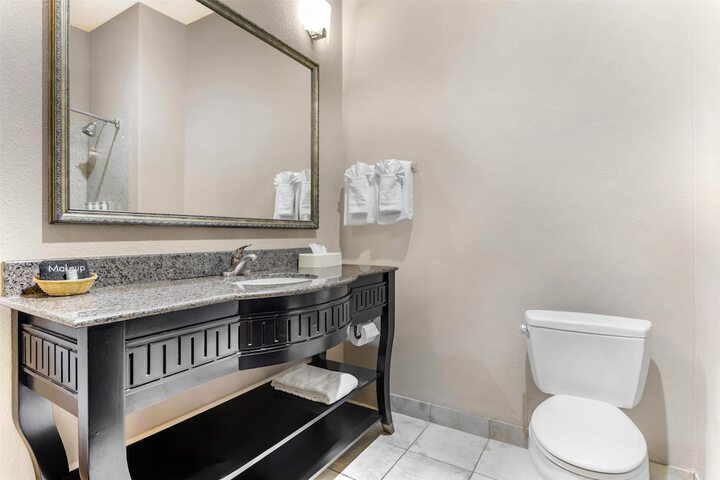 Best Western Red River Inn & Suites