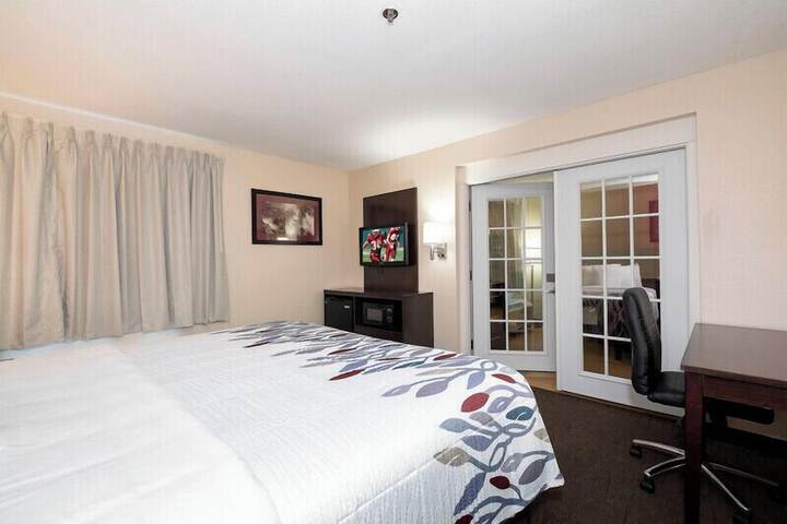 Room 28 of 28
