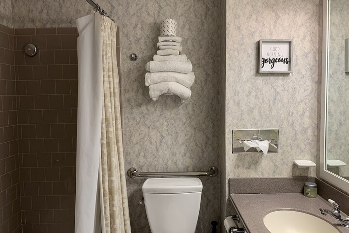Room 103 of 155