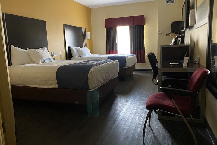 Room 17 of 44