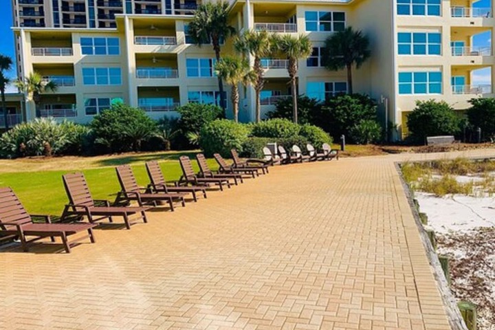 Sundeck 92 of 97