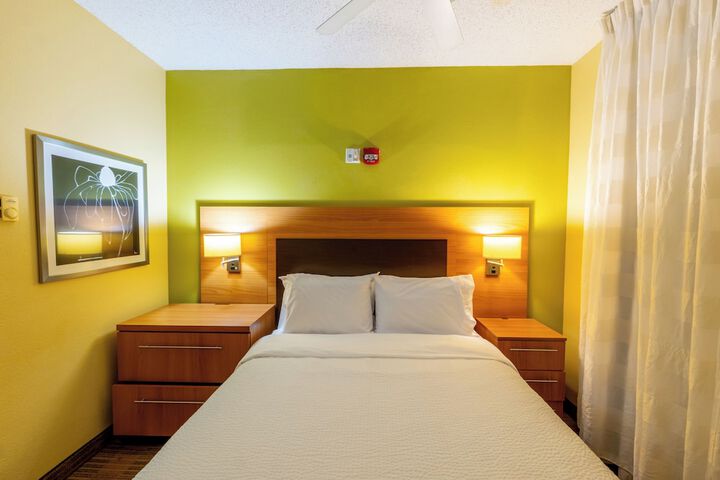 Candlewood Suites Bedford Fort Worth by IHG
