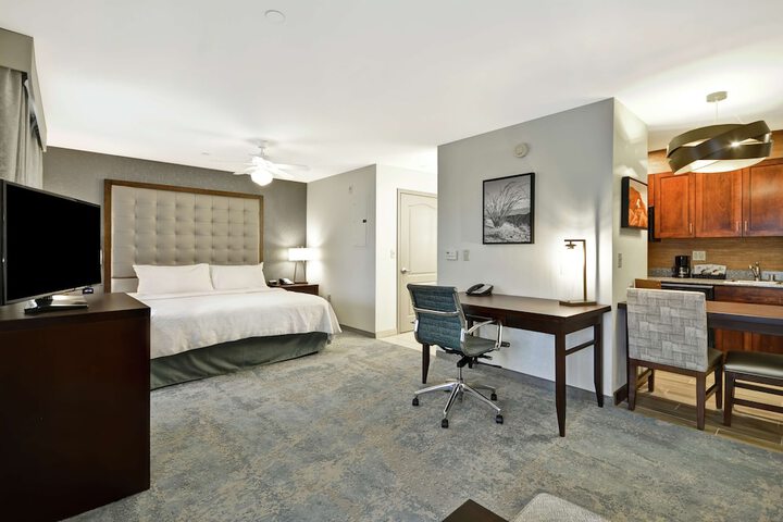 Room 21 of 38