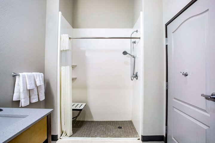 Room 15 of 30