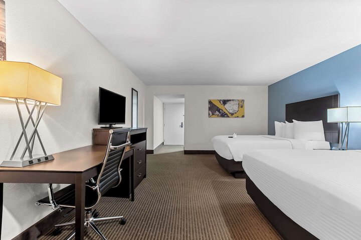 Room 34 of 71