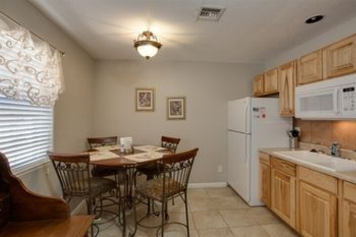 Dream Manor Inn