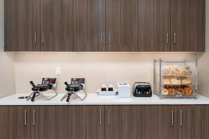Breakfast/Coffee Service 28 of 36