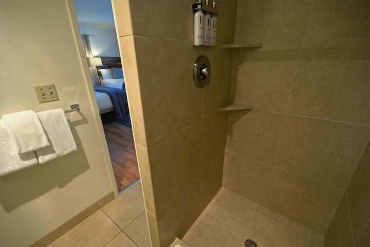 Room 115 of 138