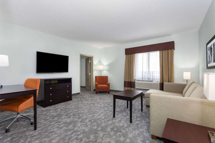Room 19 of 34