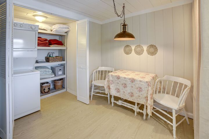 Big Pine Island Lake Cottage w / Boat Dock & Kayaks