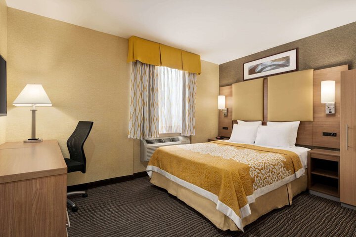 Room 33 of 45