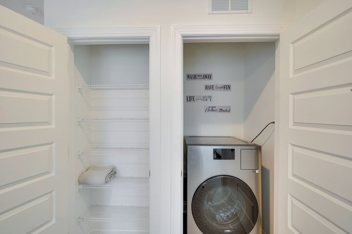 Modern Downtown Apt w / Balcony in Wake Forest!