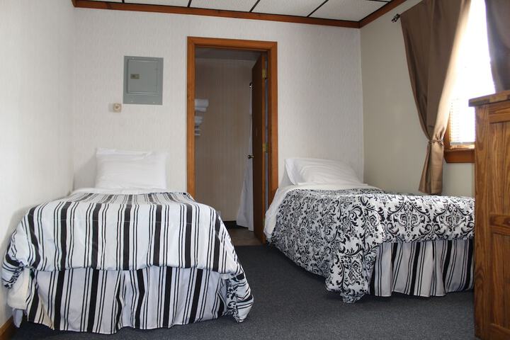 Room 8 of 14