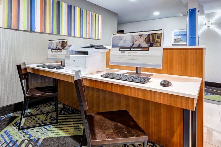 Holiday Inn Express & Suites Petoskey by IHG