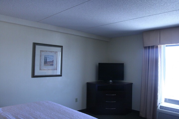 Room 32 of 49