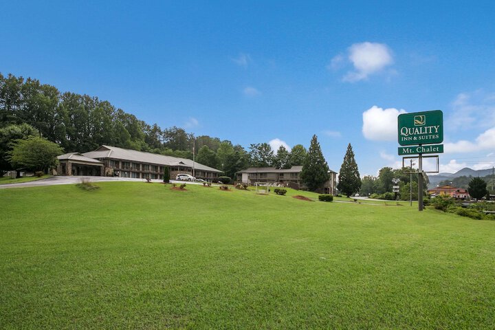 Quality Inn & Suites Mt. Chalet