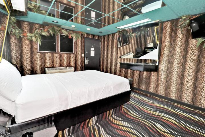 Hollywood Motel