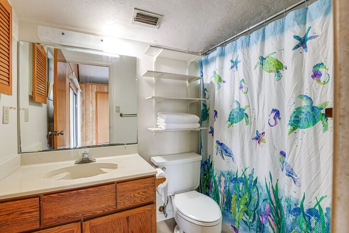 Lake Placid Home w / Screened Porch: Near Lake Clay