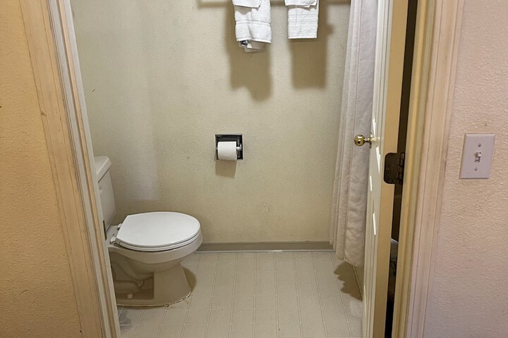 Room 18 of 27