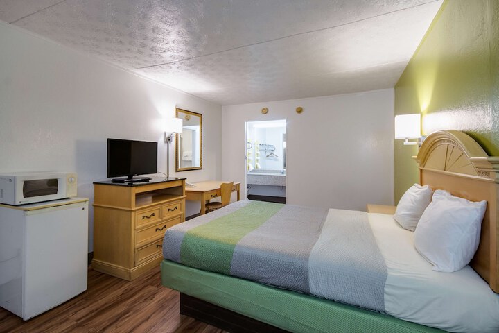 Motel 6 Parkersburg WV