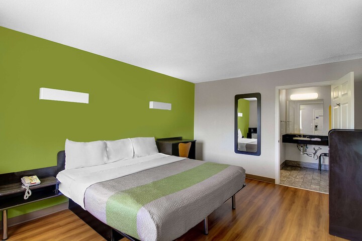Room 36 of 41