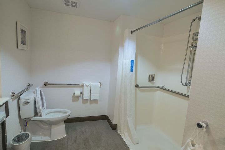 Room 16 of 26