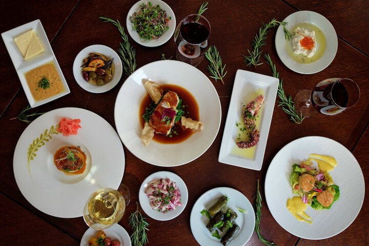 Dining 48 of 77