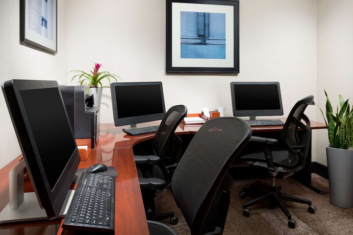 Business Center 84 of 87