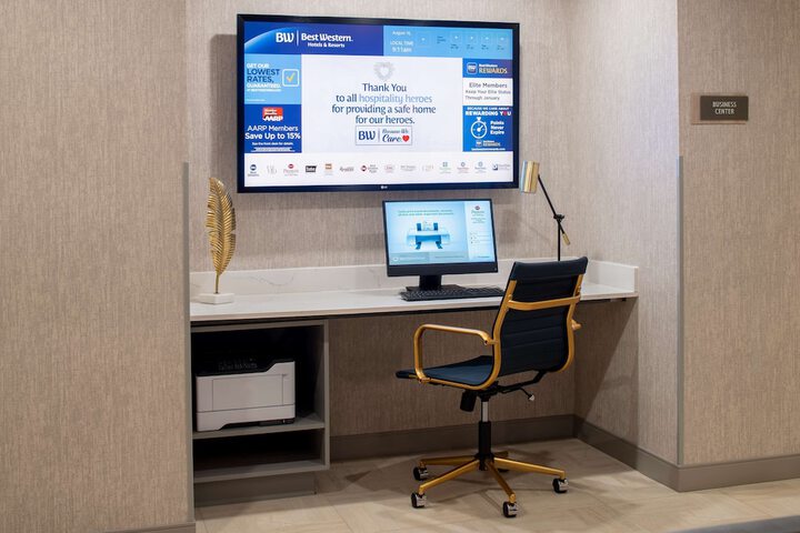 Business Center 27 of 27