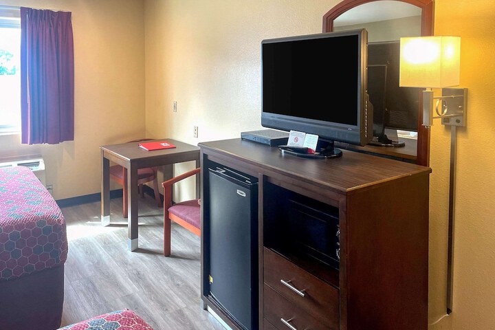 Room 11 of 15