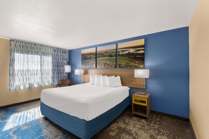 Days Inn by Wyndham Newton