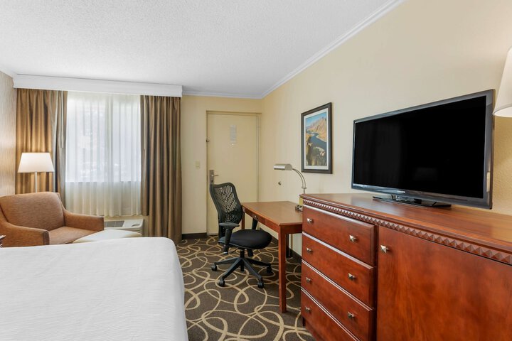 Room 8 of 36