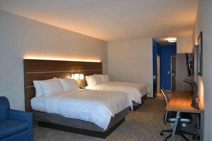Room 17 of 34