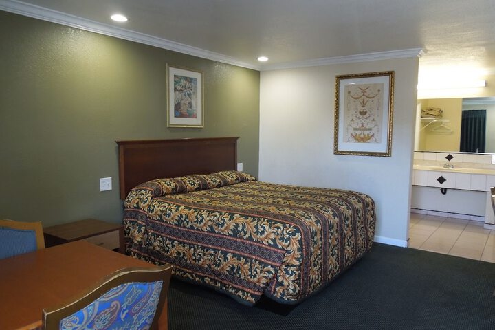 Room 19 of 30