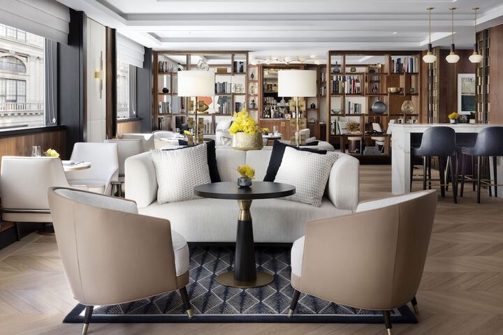 Lounge 72 of 91