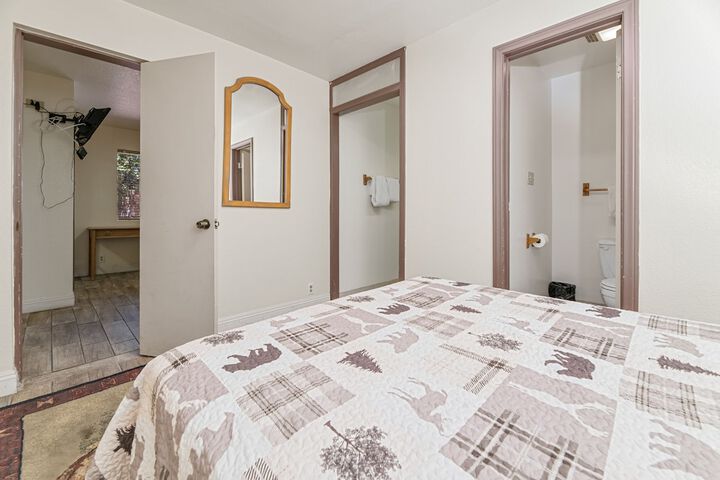 Room 105 of 141